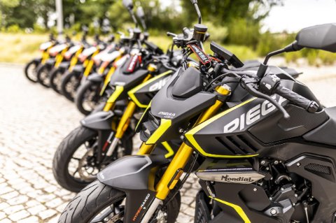 Lanzamiento Moteo Motor España 10